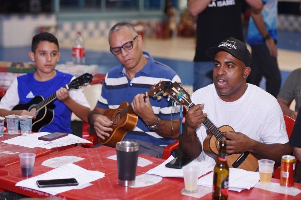 Cavaquinho_Easy-Resize.com Cavaquinho_Easy-Resize.com